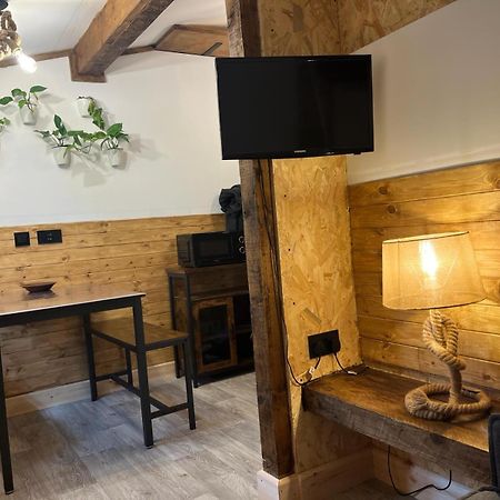 Two-Bedroom Cosy Country Lodge With Private Patio Greenhithe Luaran gambar