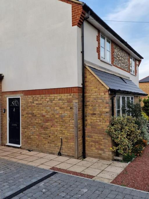 Two-Bedroom Cosy Country Lodge With Private Patio Greenhithe Luaran gambar