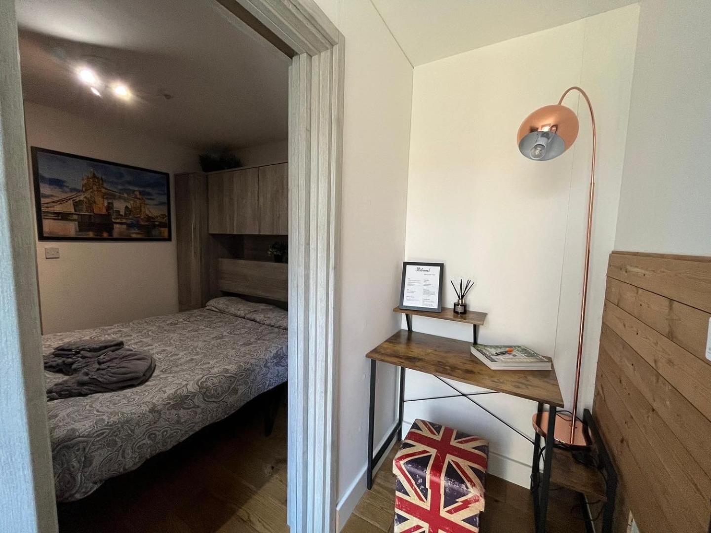Two-Bedroom Cosy Country Lodge With Private Patio Greenhithe Luaran gambar